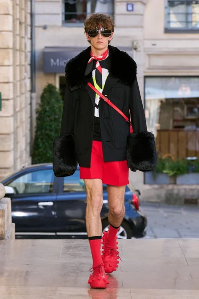 Look 17